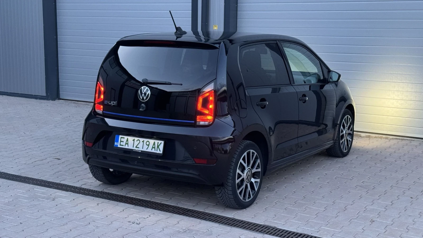 VW Up Валидна Гаранция , снимка 6 - Автомобили и джипове - 54577123