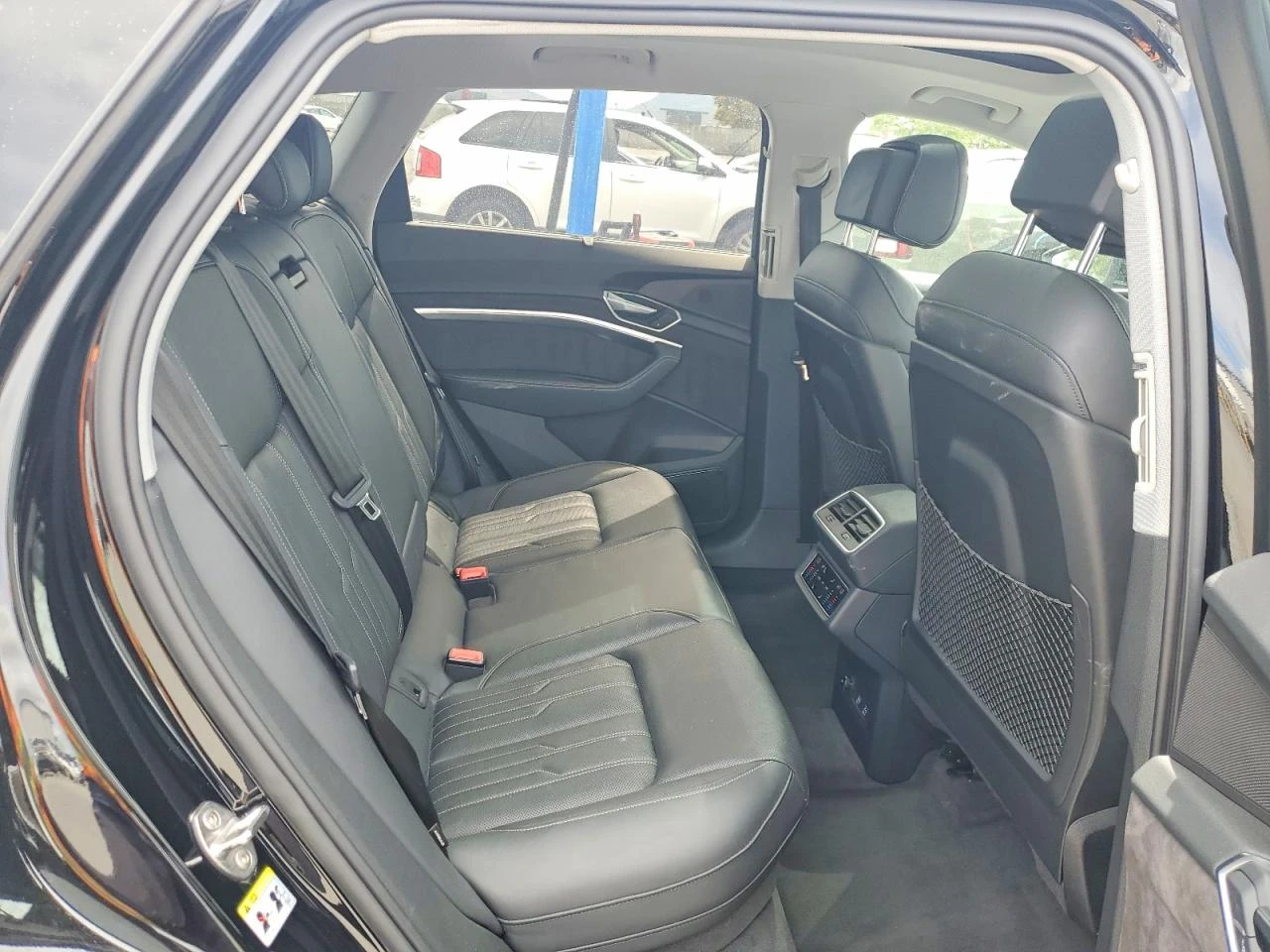 Audi E-Tron Prestige, снимка 11 - Автомобили и джипове - 54599505
