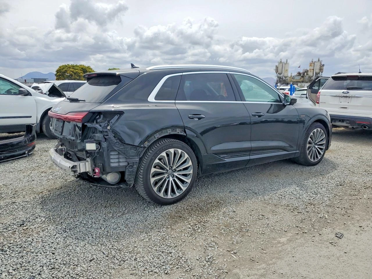 Audi E-Tron Prestige, снимка 3 - Автомобили и джипове - 54599505