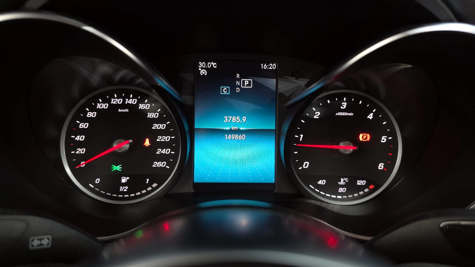 Mercedes-Benz C 220 FACE* AMG PK* NIGHT PK* KEYLESS* КРАЙНА ЦЕНА, снимка 8 - Автомобили и джипове - 55091649