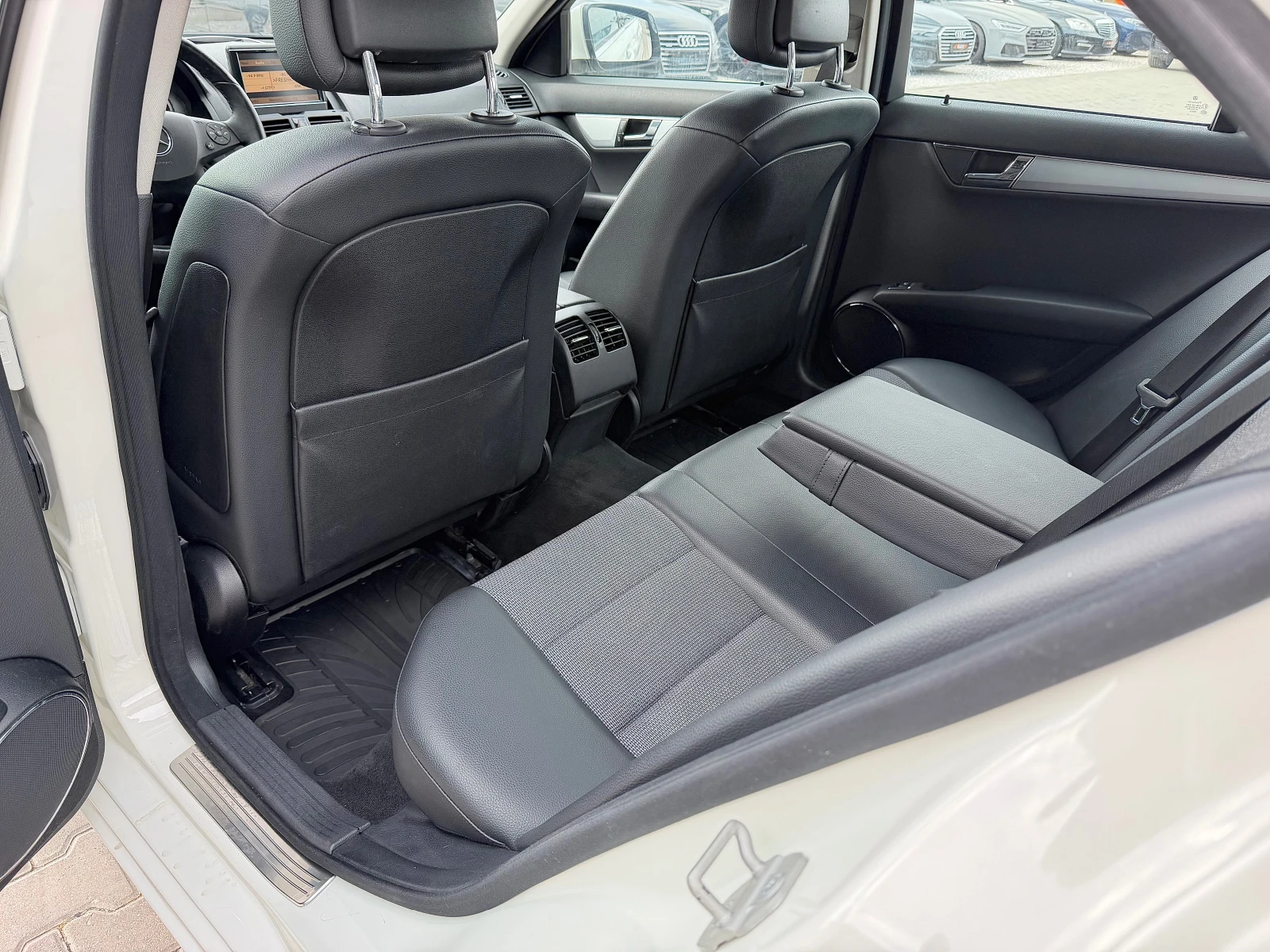 Mercedes-Benz C 220 CDi Avantgarde ����/��������� | Mobile.bg � ����������� 13