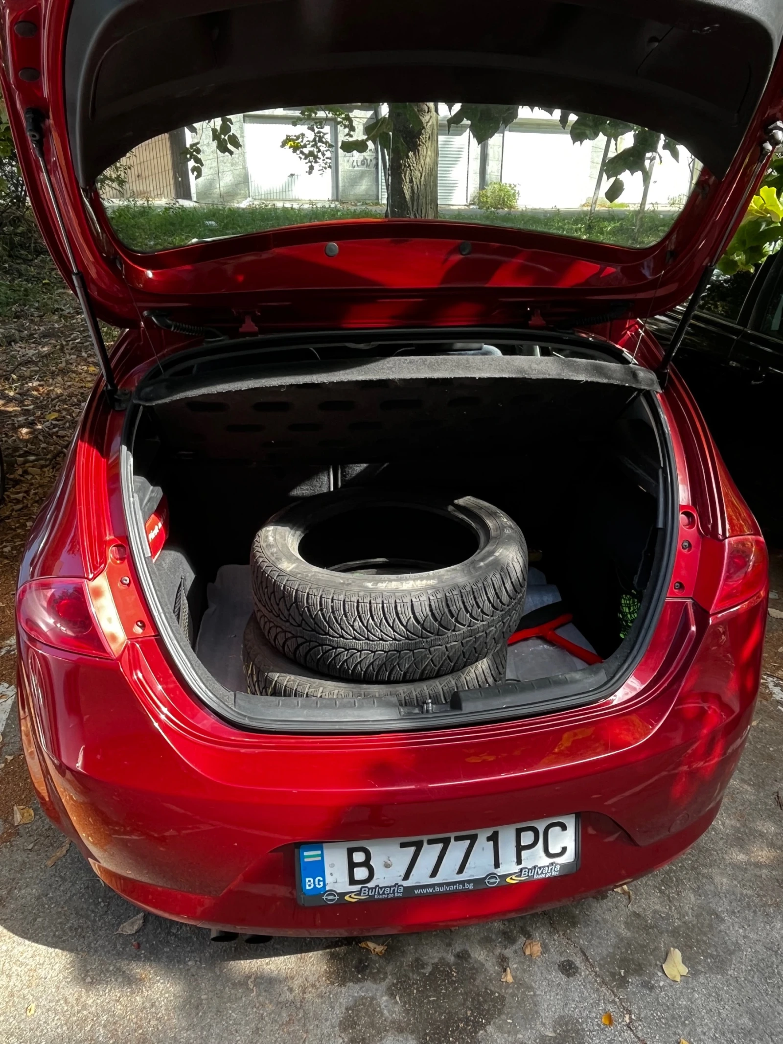 Seat Leon 1.4 TSI, снимка 14 - Автомобили и джипове - 55779638