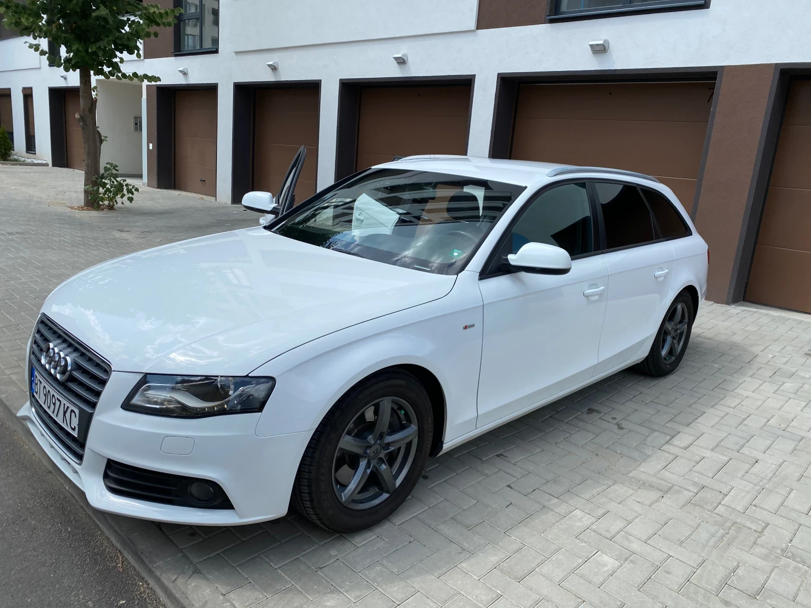 Audi A4, снимка 6 - Автомобили и джипове - 56120594
