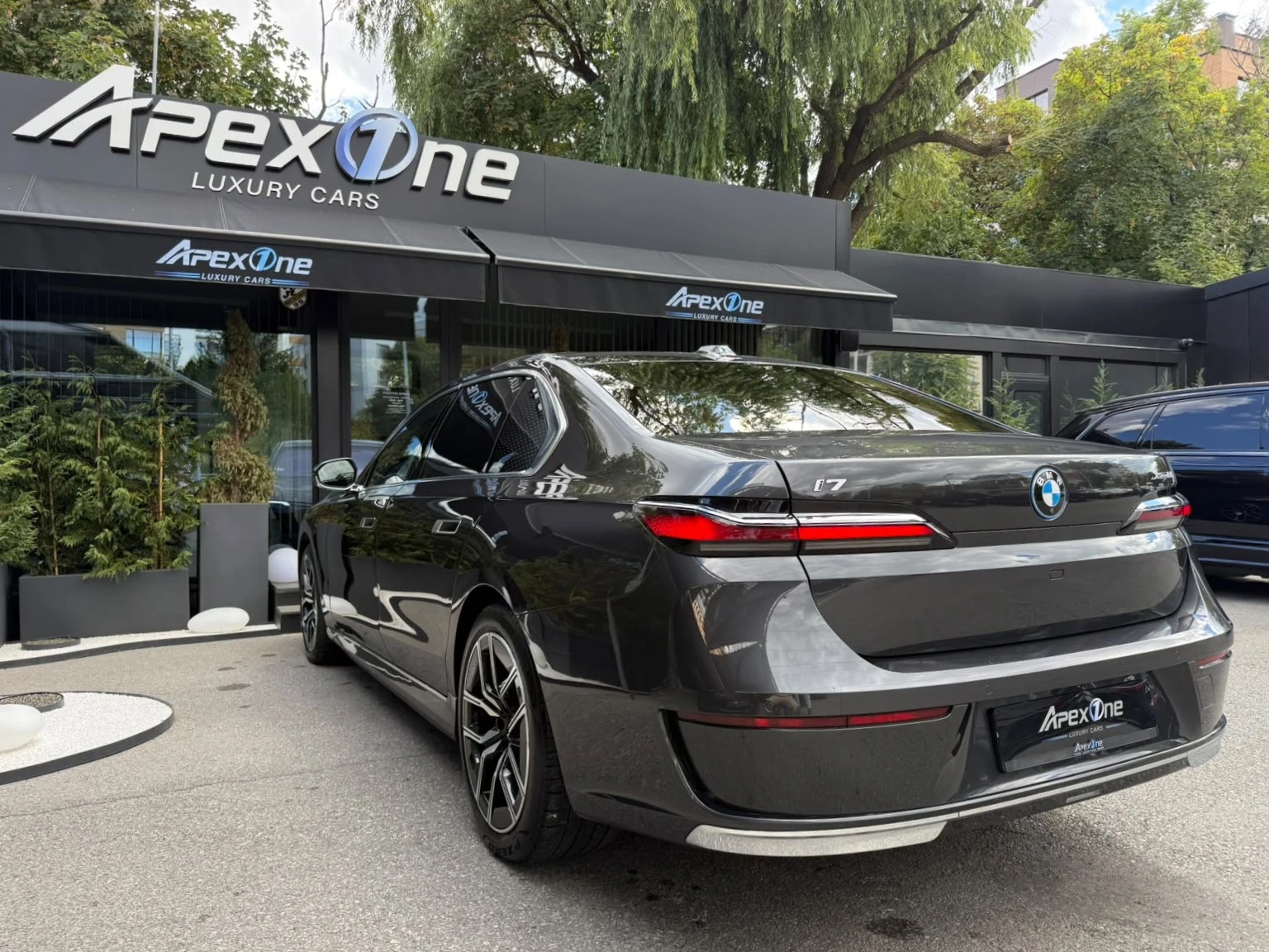BMW i7 60/XDRIVE/B&W/THEATER/MASSAGE/360, снимка 4 - Автомобили и джипове - 56208589
