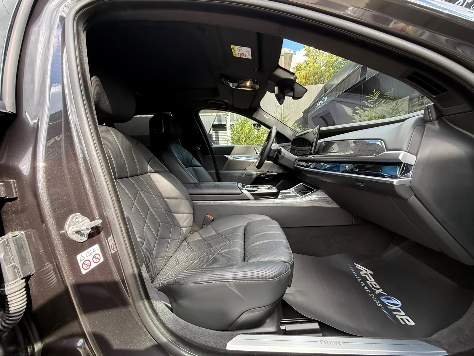 BMW i7 60/XDRIVE/B&W/THEATER/MASSAGE/360, снимка 14 - Автомобили и джипове - 56208589