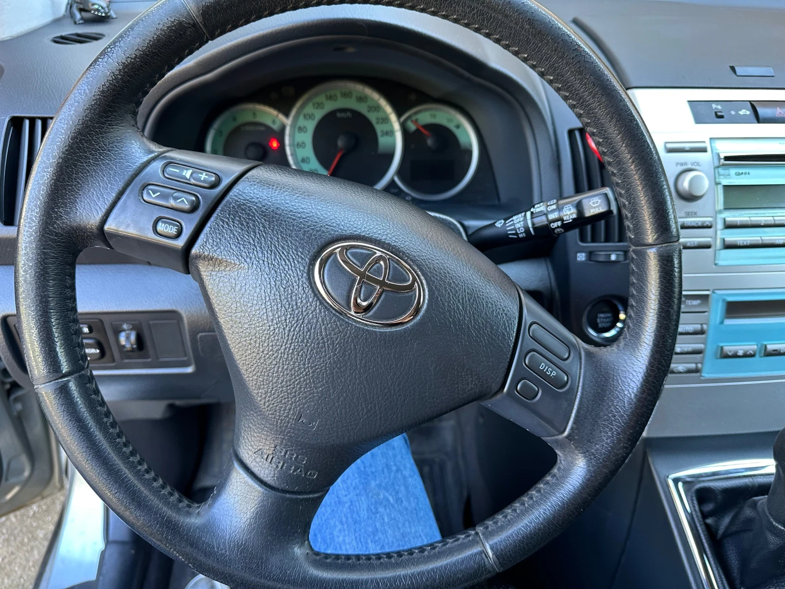 Toyota Corolla verso, снимка 8 - Автомобили и джипове - 56458539