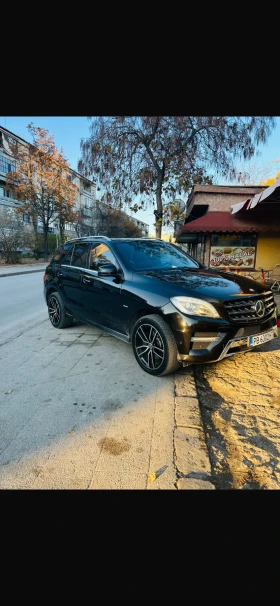 Обява за продажба на Mercedes-Benz ML 350 автомобилът е на пружина ~34 700 лв. - изображение 1