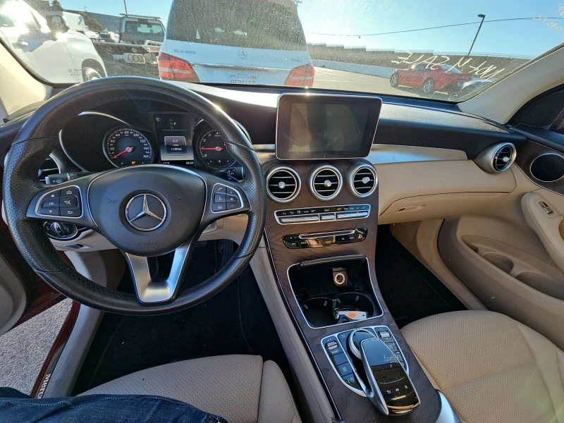 Mercedes-Benz GLC 300 * 4Matic* PANO* KEYLESS GO* BLIND SPOT, снимка 11 - Автомобили и джипове - 48321080