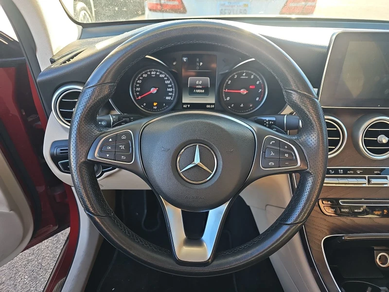 Mercedes-Benz GLC 300 * 4Matic* PANO* KEYLESS GO* BLIND SPOT, снимка 10 - Автомобили и джипове - 48321080