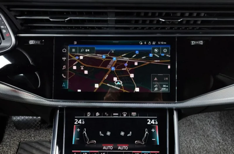 Audi Q8 Quattro* Premium* АвтоКредит* (ЦЕНА ДО БГ), снимка 12 - Автомобили и джипове - 53577085