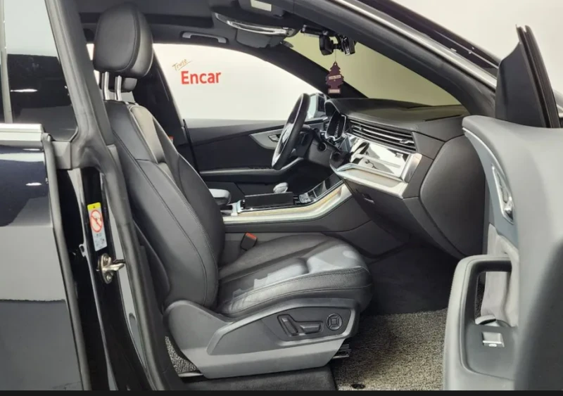 Audi Q8 Quattro* Premium* АвтоКредит* (ЦЕНА ДО БГ), снимка 9 - Автомобили и джипове - 53577085