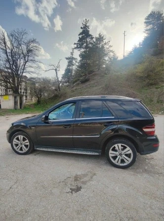 Mercedes-Benz ML 300, снимка 4 - Автомобили и джипове - 55678115