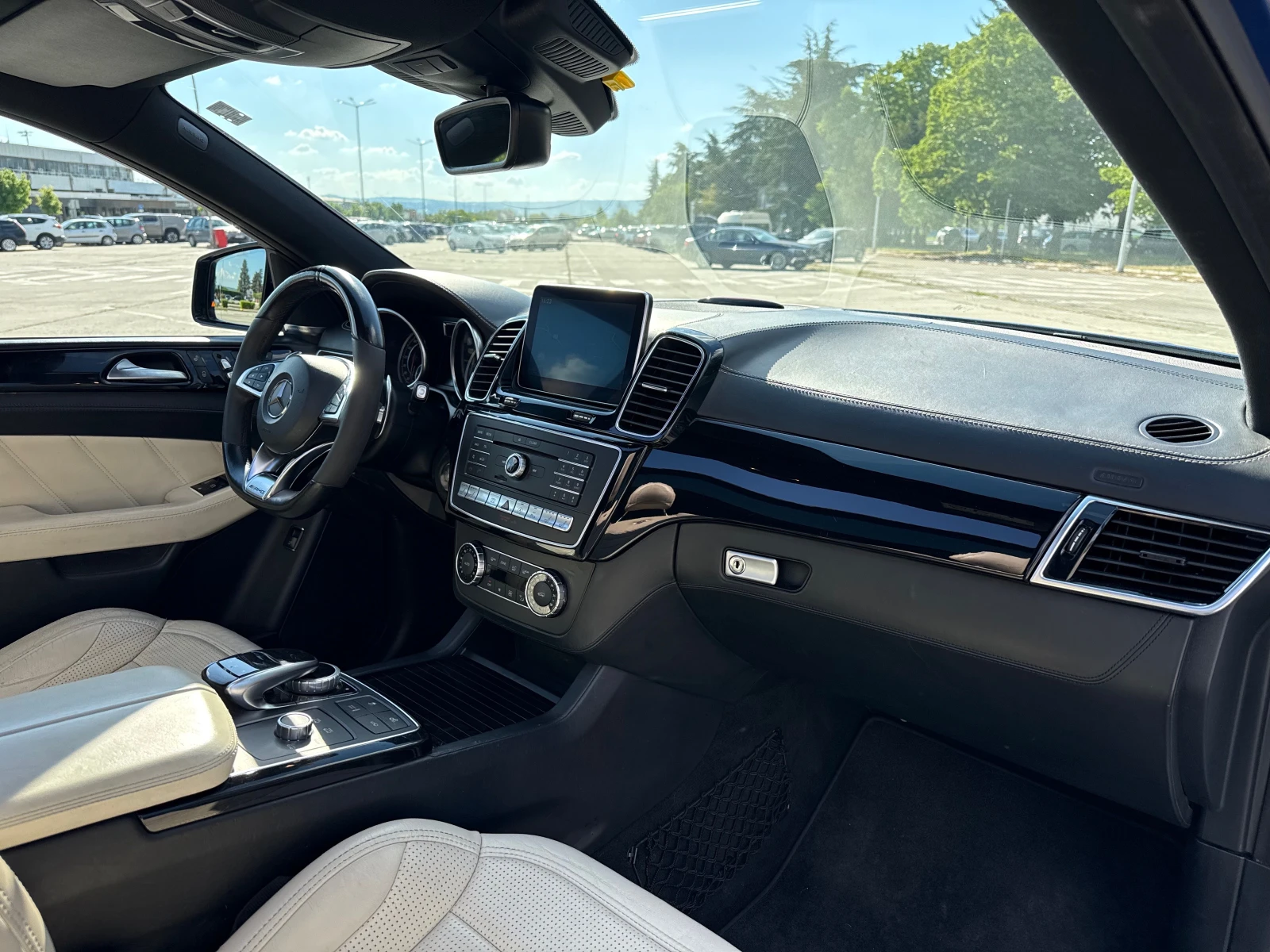 Mercedes-Benz GLE 63 S AMG 360///Key-Less///Panorama///Navi///Memory///, снимка 9 - Автомобили и джипове - 54604718