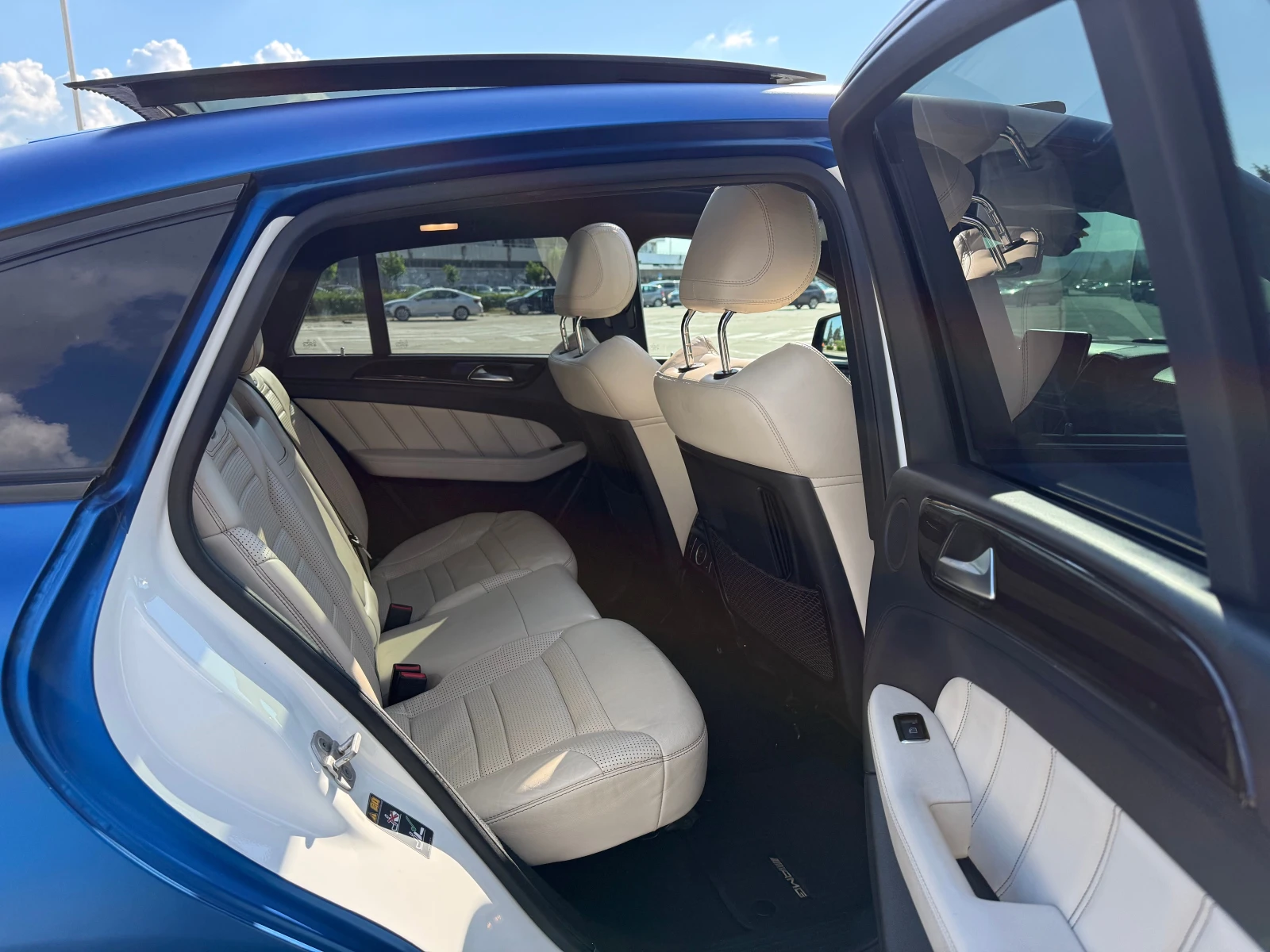 Mercedes-Benz GLE 63 S AMG 360///Key-Less///Panorama///Navi///Memory///, снимка 13 - Автомобили и джипове - 54604718