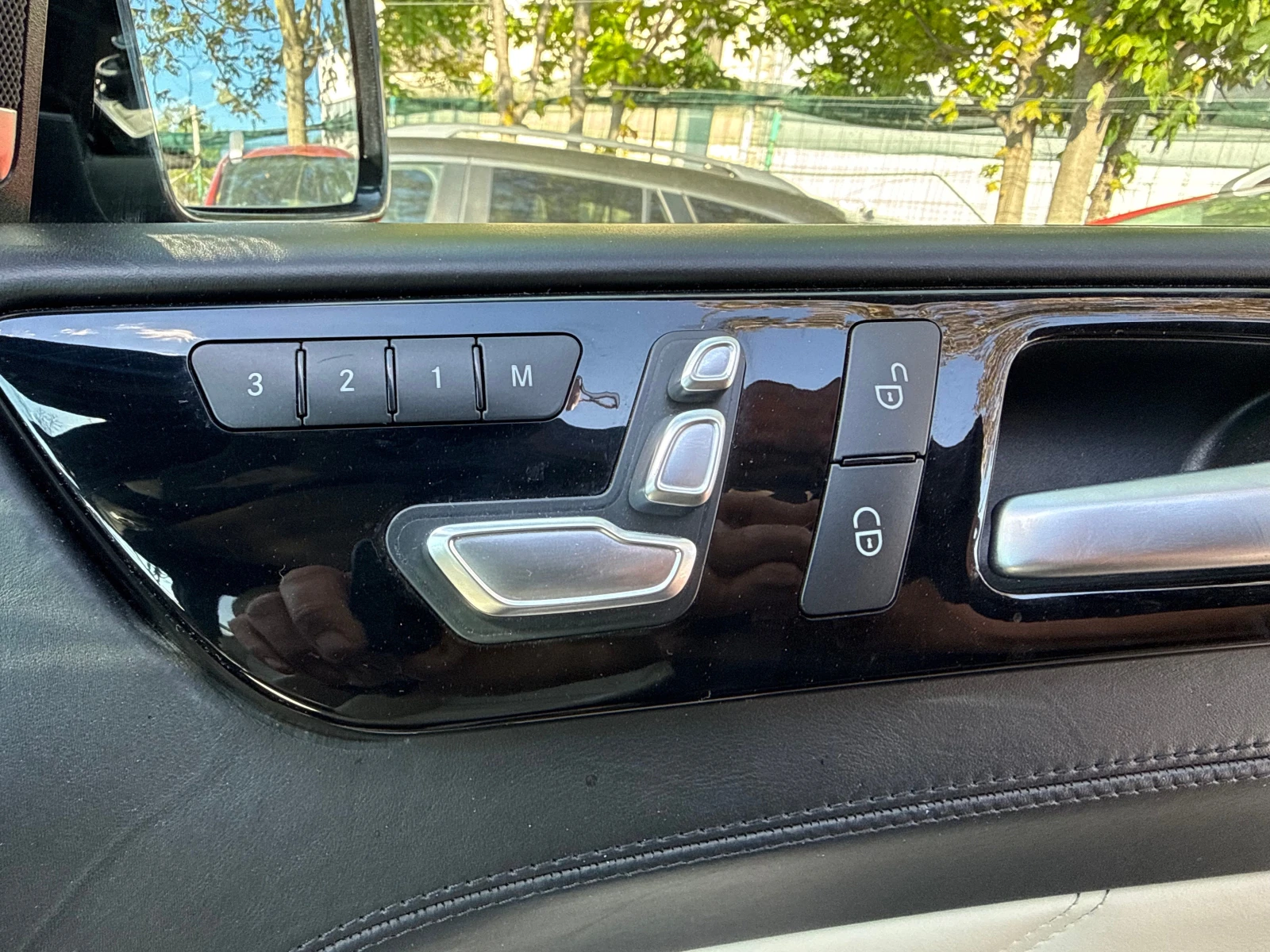 Mercedes-Benz GLE 63 S AMG 360///Key-Less///Panorama///Navi///Memory///, снимка 15 - Автомобили и джипове - 54604718