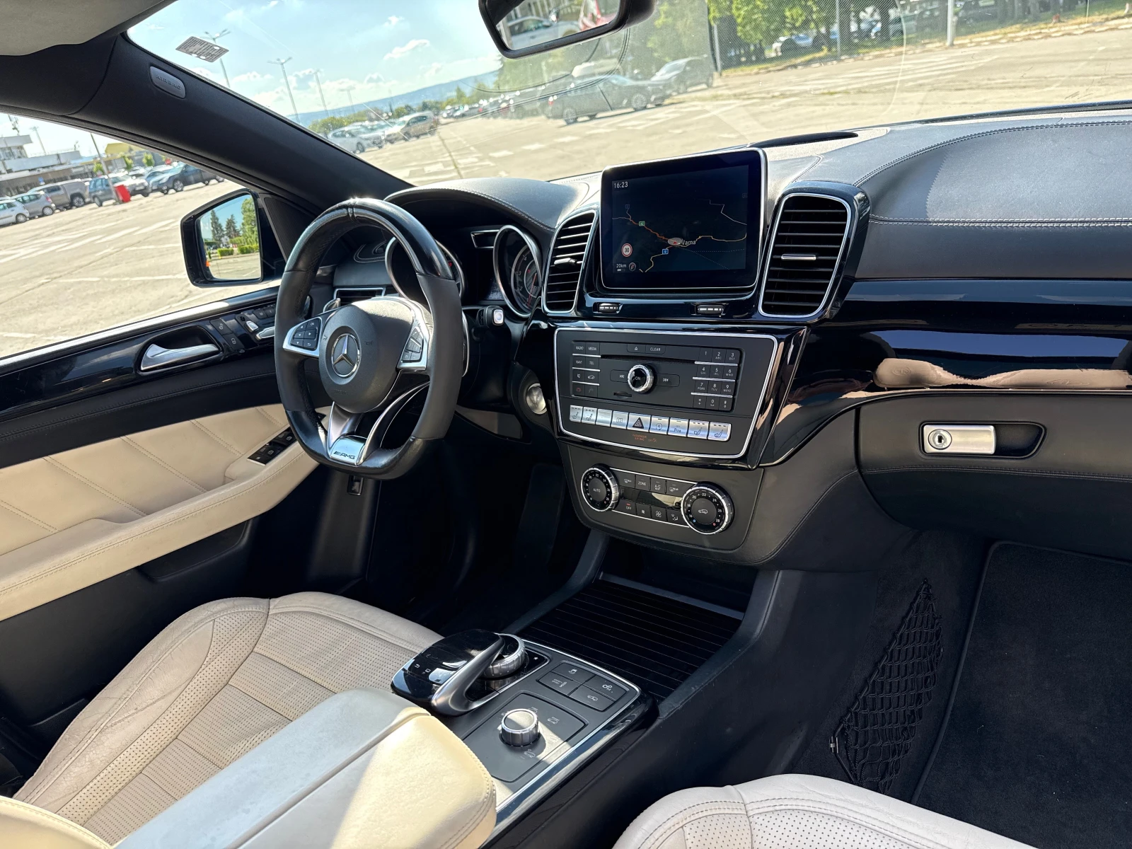 Mercedes-Benz GLE 63 S AMG 360///Key-Less///Panorama///Navi///Memory///, снимка 10 - Автомобили и джипове - 54604718