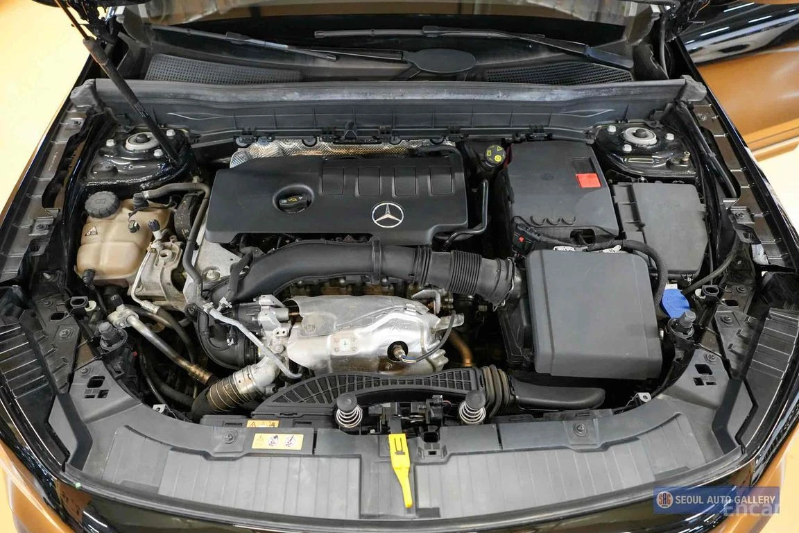Mercedes-Benz GLB 250 4MATIC* AMG OPTIC* ПАНОРАМА* ПОДГРЕВ* КАМЕРА, снимка 4 - Автомобили и джипове - 55230930