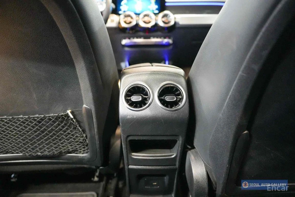 Mercedes-Benz GLB 250 4MATIC* AMG OPTIC* ПАНОРАМА* ПОДГРЕВ* КАМЕРА, снимка 14 - Автомобили и джипове - 55230930