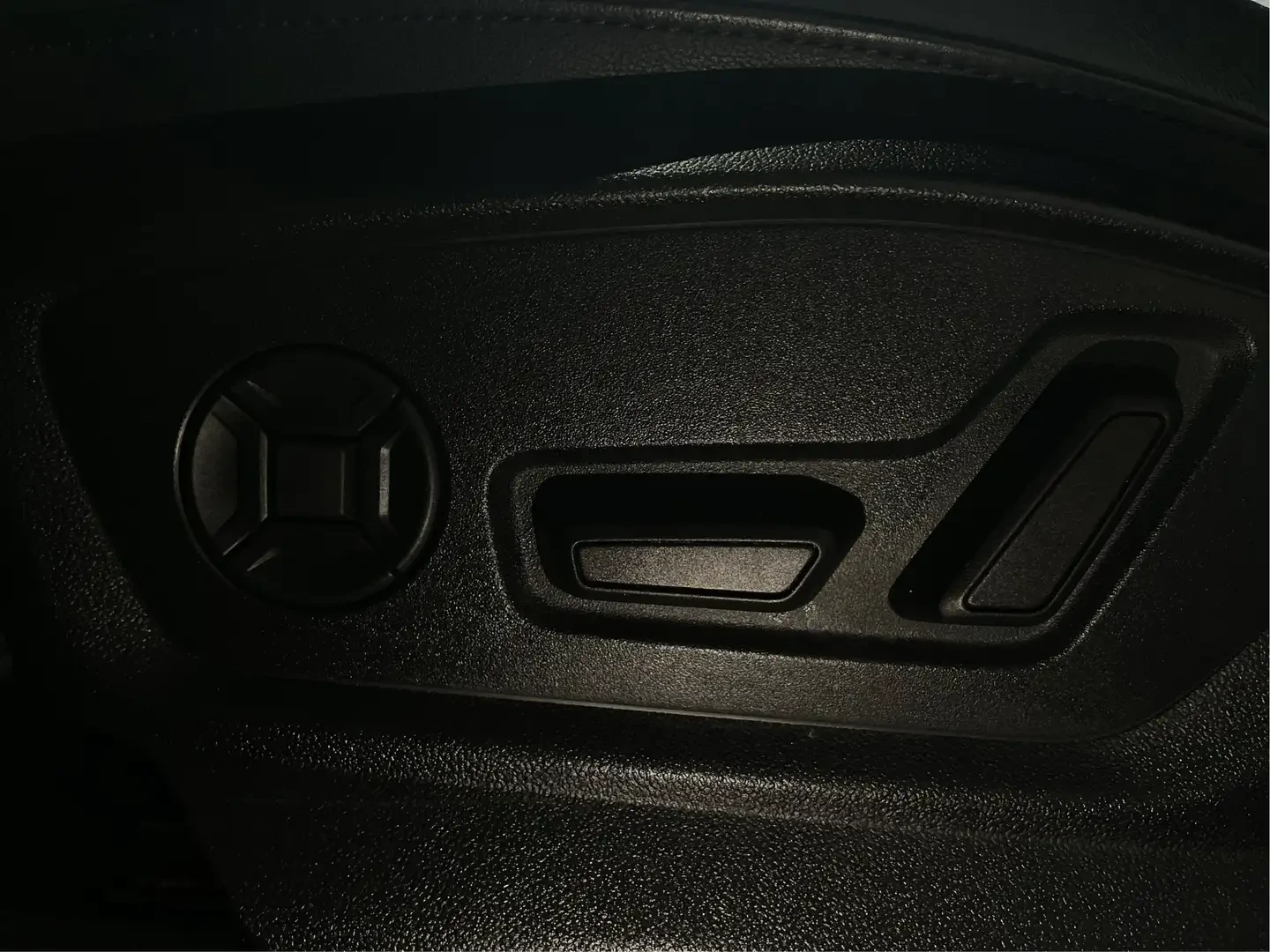 Audi Q7 55TFSI* MATRIX* S* LINE* 360КАМЕРА* МЪРТВА* ТОЧКА, снимка 14 - Автомобили и джипове - 55976936