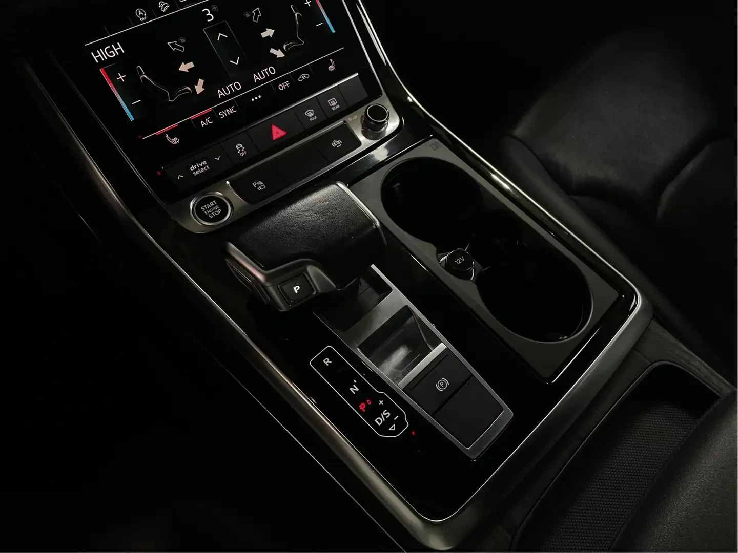 Audi Q7 55TFSI* MATRIX* S* LINE* 360КАМЕРА* МЪРТВА* ТОЧКА, снимка 10 - Автомобили и джипове - 55976936