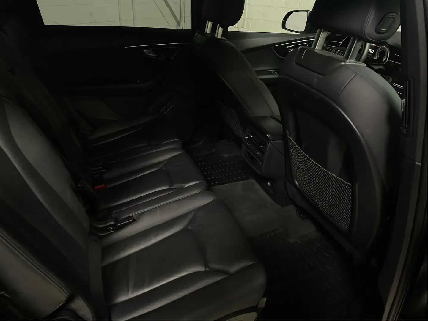 Audi Q7 55TFSI* MATRIX* S* LINE* 360КАМЕРА* МЪРТВА* ТОЧКА, снимка 13 - Автомобили и джипове - 55976936