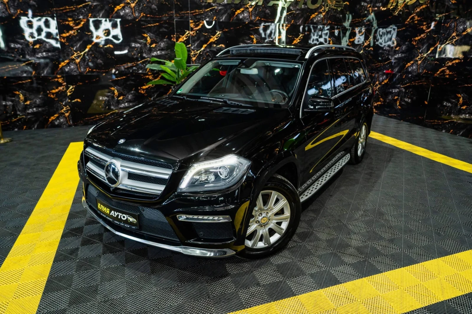 Mercedes-Benz GL 350 D 7МЕСТЕН AMG LINE LED ПАНО H&K ЛИЗИНГ 100% , снимка 5 - Автомобили и джипове - 56192295
