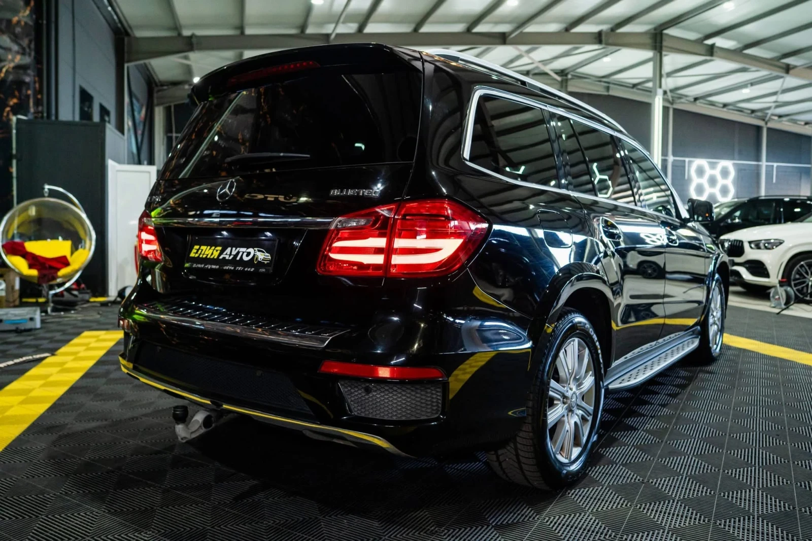 Mercedes-Benz GL 350 D 7МЕСТЕН AMG LINE LED ПАНО H&K ЛИЗИНГ 100% , снимка 9 - Автомобили и джипове - 56192295