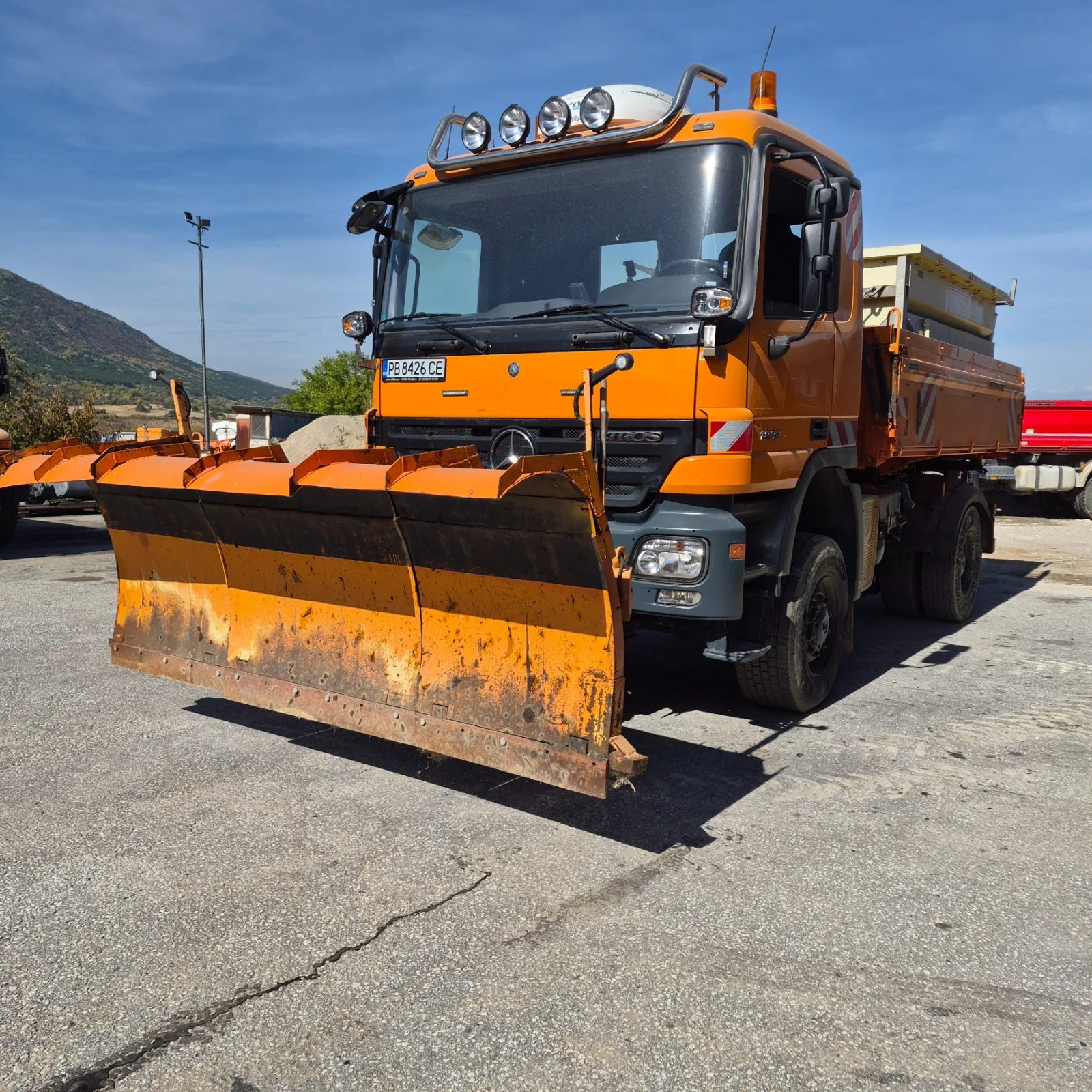 Mercedes-Benz Actros 18.32.Самосвал 4х4 НОВ ВНОС