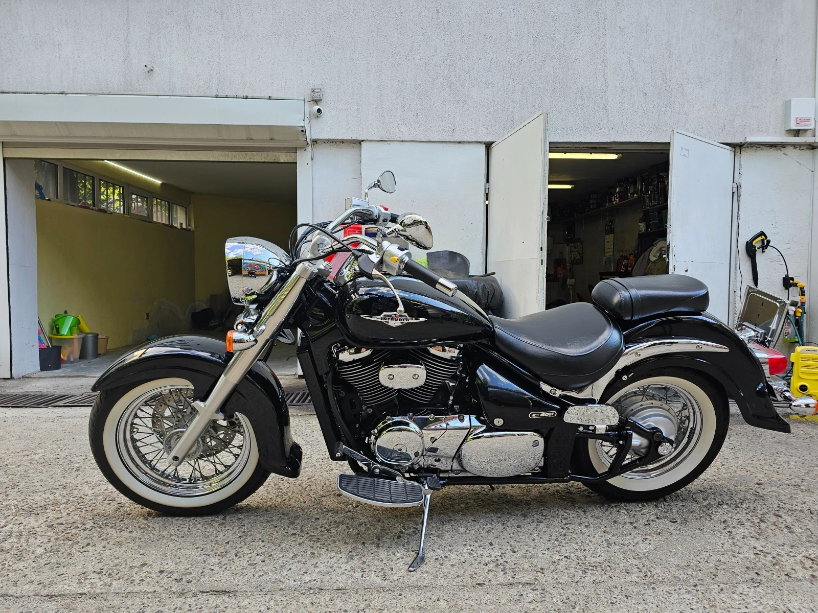 Suzuki Intruder c800, снимка 2 - Мотоциклети и мототехника - 56073713