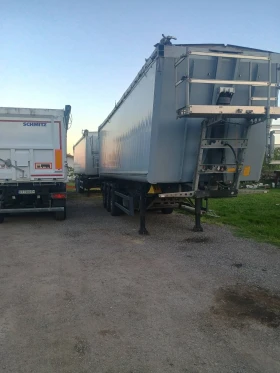 Полуремарке Schmitz Полуремарке Schmitz 50 М3, снимка 4
