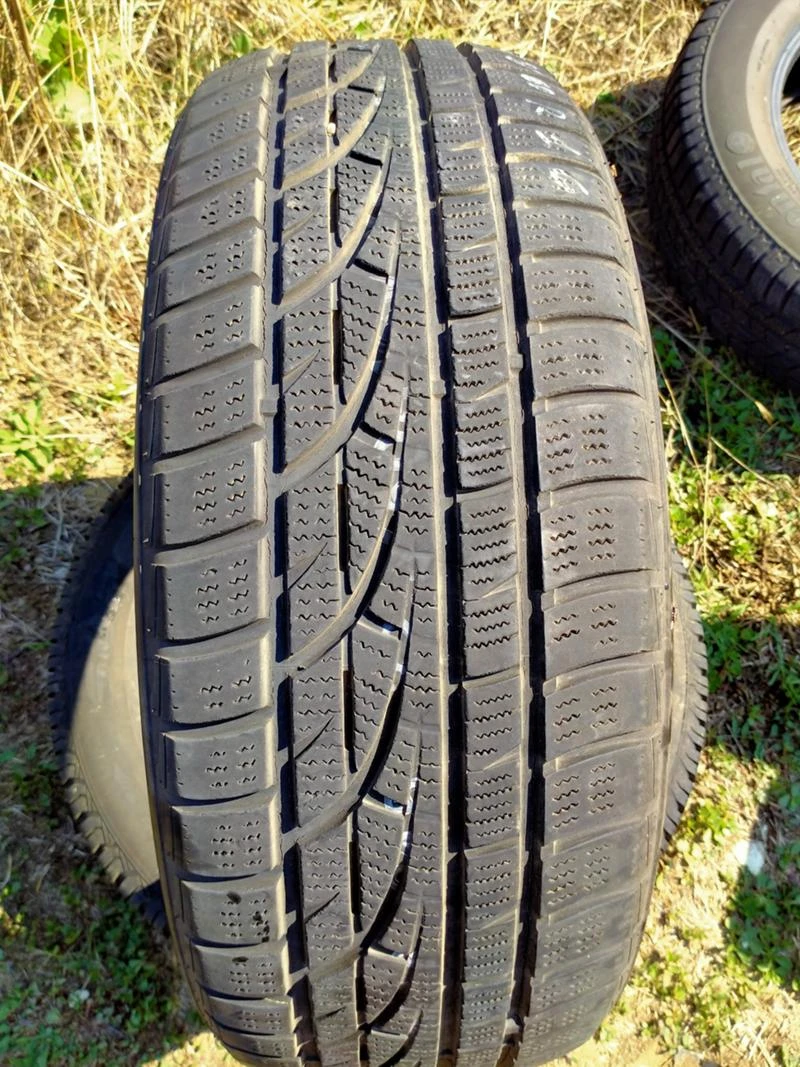 Гуми Зимни 225/60R16, снимка 1 - Гуми и джанти - 34094928