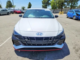 ������ Hyundai Elantra