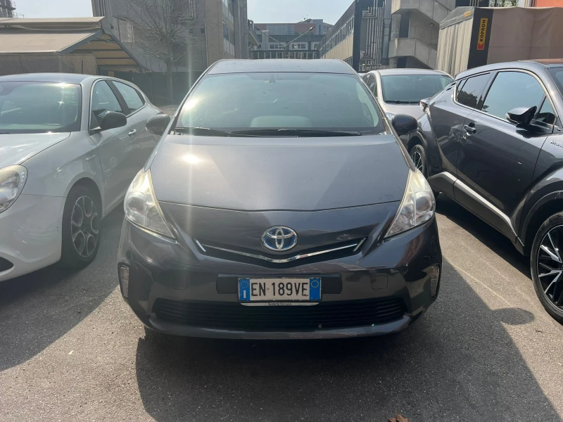 Toyota Prius + 1.8H 7m E5B, снимка 16 - Автомобили и джипове - 47384587