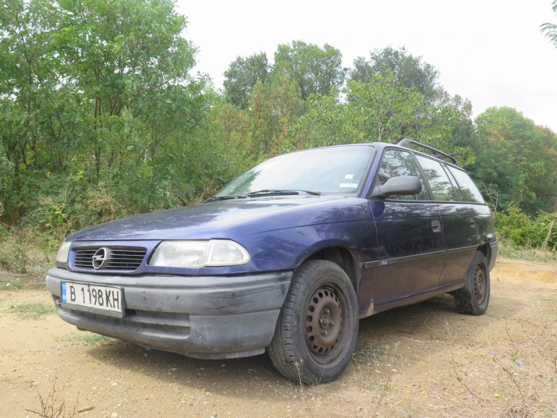 Opel Astra, снимка 1 - Автомобили и джипове - 47533950