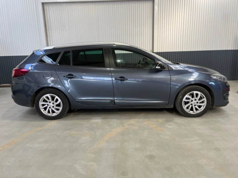 Renault Megane 1.5 dCi / Automatic EDC6 / EU6 / Sport Tourer, снимка 4 - Автомобили и джипове - 49393183