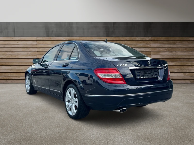Mercedes-Benz C 220 CDi Avantgarde ИЗКЛЮЧИТЕЛНО ЗАПАЗЕН! , снимка 4 - Автомобили и джипове - 50305808