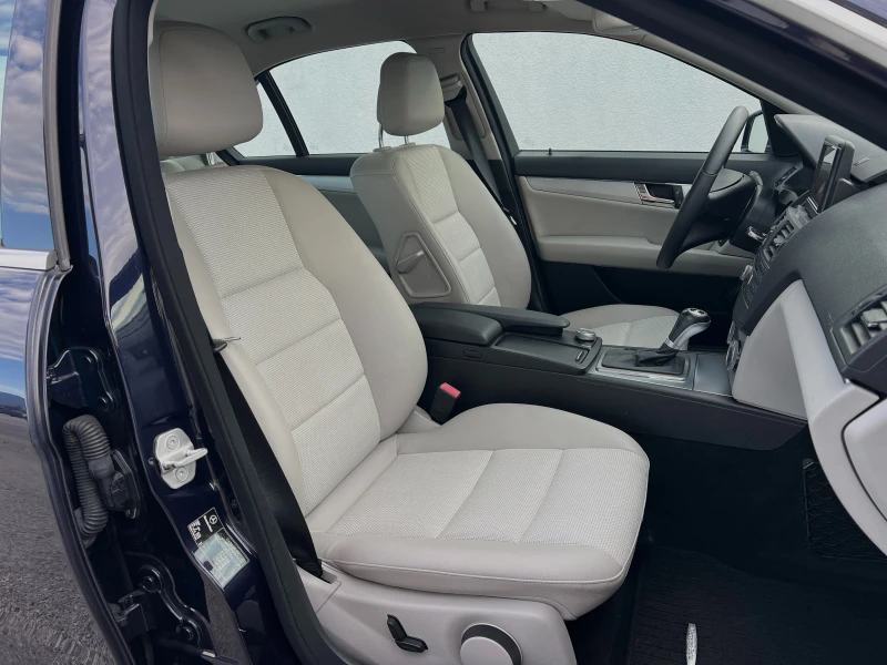 Mercedes-Benz C 220 CDi Avantgarde ИЗКЛЮЧИТЕЛНО ЗАПАЗЕН! , снимка 15 - Автомобили и джипове - 50305808
