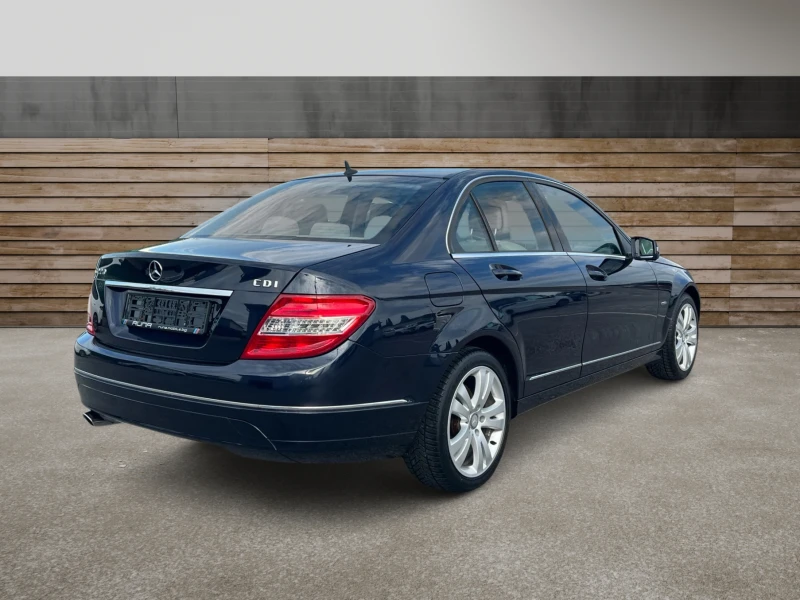Mercedes-Benz C 220 CDi Avantgarde ИЗКЛЮЧИТЕЛНО ЗАПАЗЕН! , снимка 6 - Автомобили и джипове - 50305808