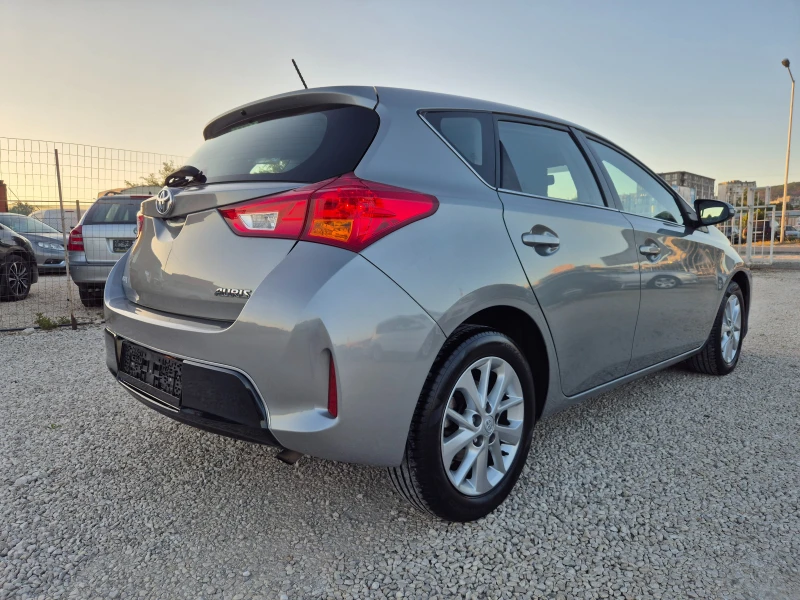 Toyota Auris 1.4 D4D, снимка 4 - Автомобили и джипове - 51360895