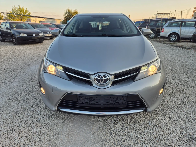 Toyota Auris 1.4 D4D, снимка 2 - Автомобили и джипове - 51360895