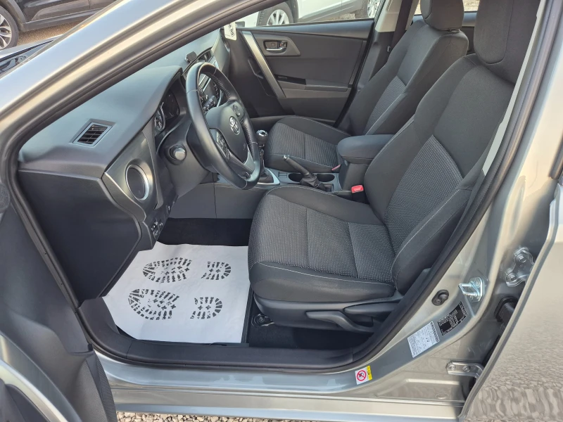Toyota Auris 1.4 D4D, снимка 8 - Автомобили и джипове - 51360895