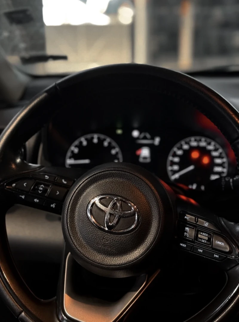 Toyota Yaris, снимка 4 - Автомобили и джипове - 52568701