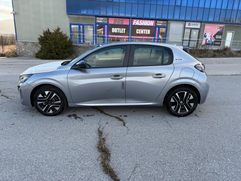 Peugeot 208 1.2i Чисто нов 15км., снимка 7 - Автомобили и джипове - 52968281