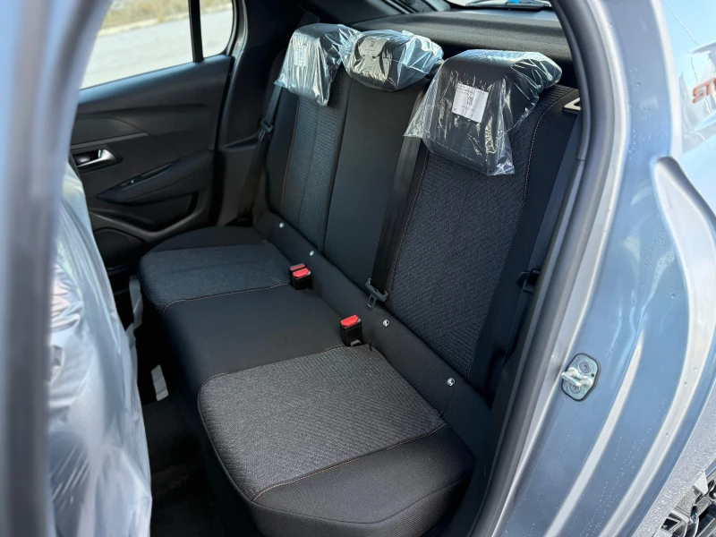 Peugeot 208 1.2i Чисто нов 15км., снимка 11 - Автомобили и джипове - 52968281