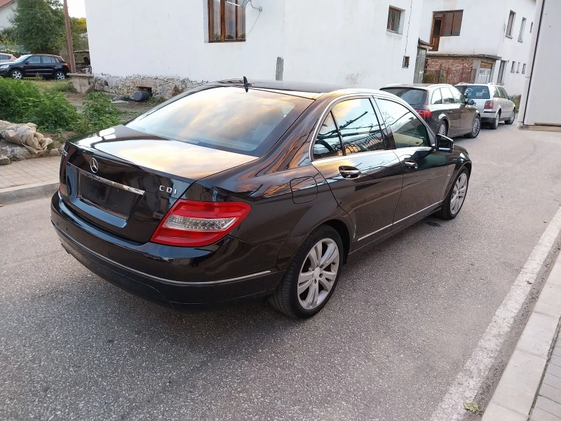 Mercedes-Benz C 220, снимка 5 - Автомобили и джипове - 53294734