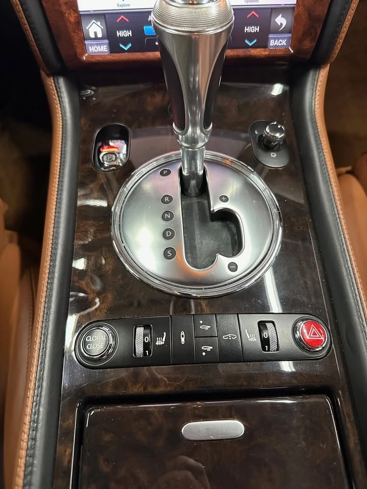 Bentley Continental gt * V12* WHITE MARBLE* CARPLAY* , снимка 10 - Автомобили и джипове - 54211551