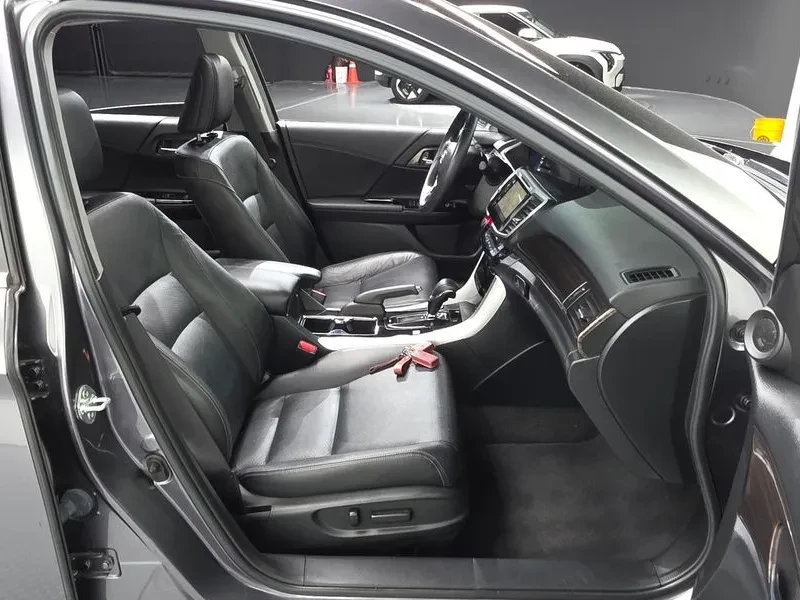 Honda Accord 2.0 Hybrid 9Th Generation, снимка 12 - Автомобили и джипове - 55985353