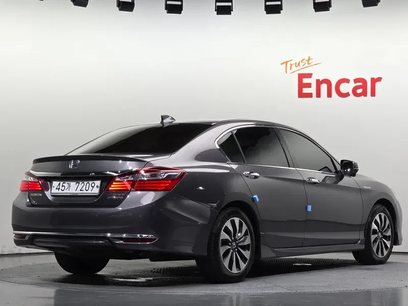 Honda Accord 2.0 Hybrid 9Th Generation, снимка 2 - Автомобили и джипове - 55985353
