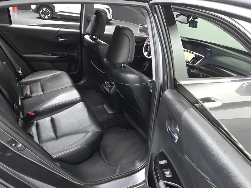 Honda Accord 2.0 Hybrid 9Th Generation, снимка 11 - Автомобили и джипове - 55985353