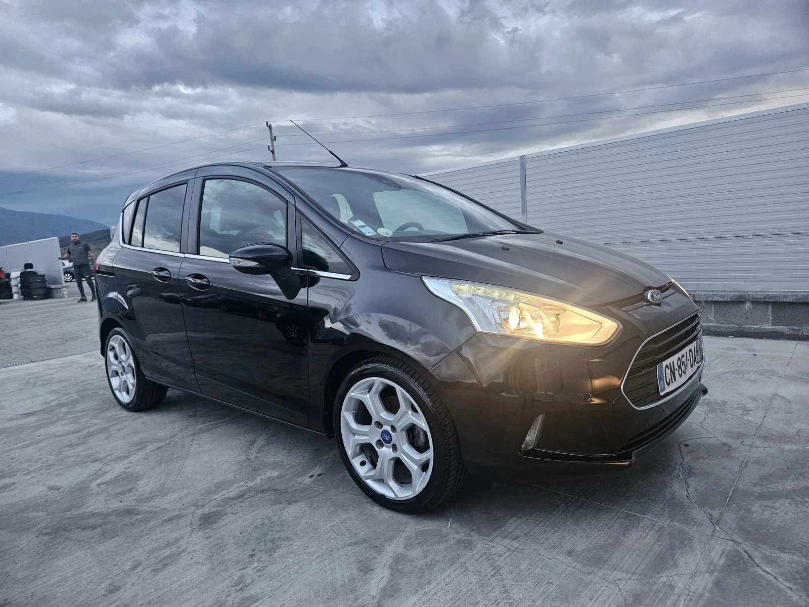 Ford B-Max 1.6TDCI / Panorama/ Titanium  - изображение 4